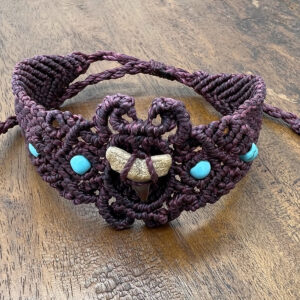 Tooth feature with macrame bracelets
