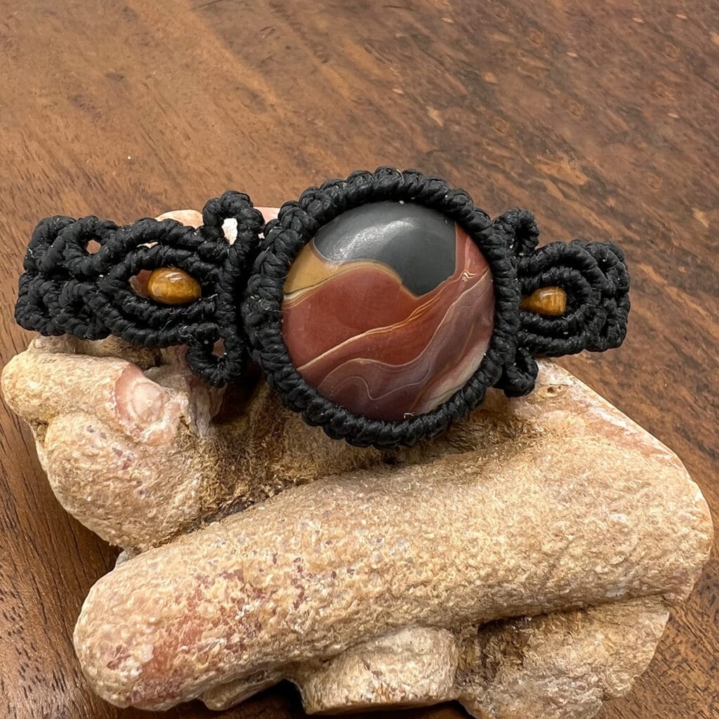 Colca Tacana stone with macrame bracelets
